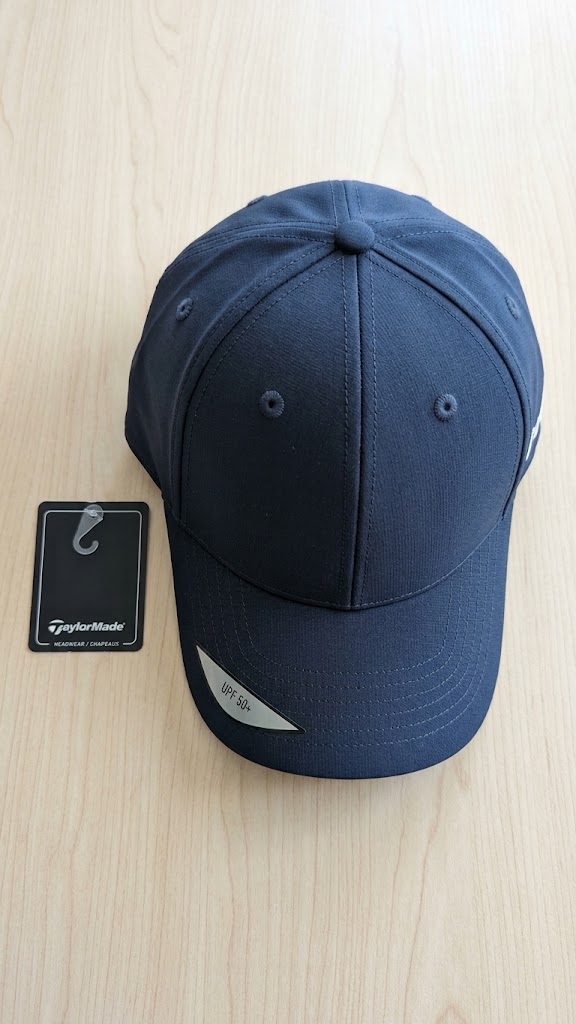 Cappellino da Golf TaylorMade Nuovo con Cartellino – Blu Notte (Protezione UPF 50+) in regalo a Milano