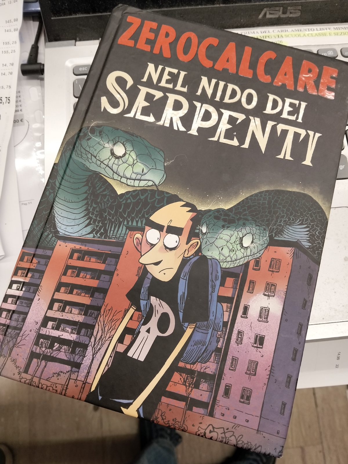Nel nido dei serpenti in regalo a Milano