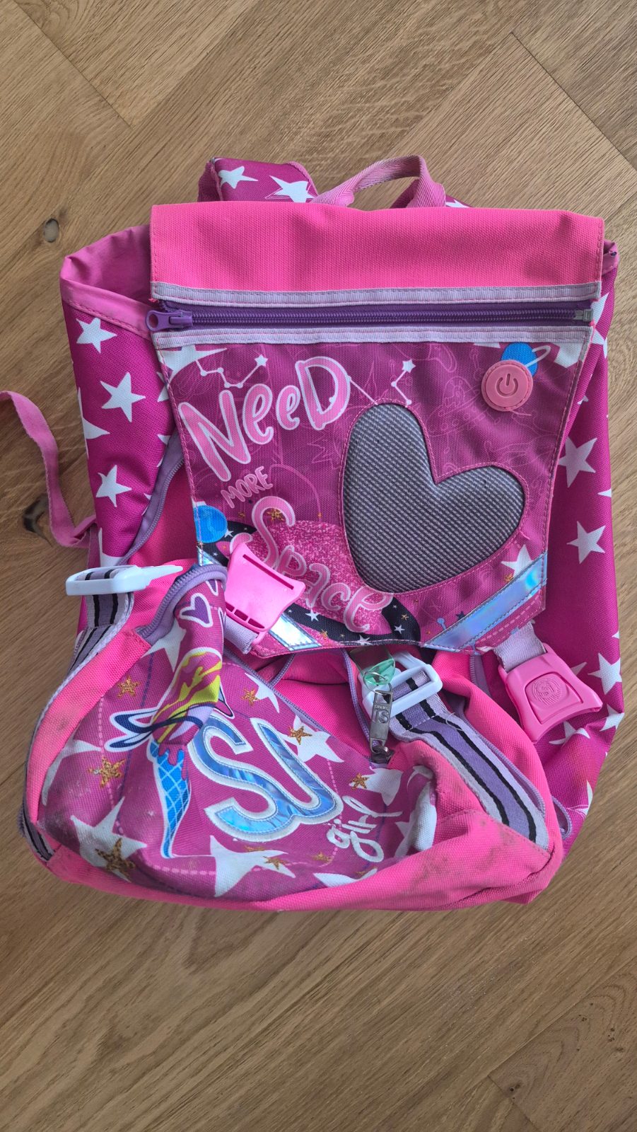 Zaino rosa per scuola in regalo a Milano